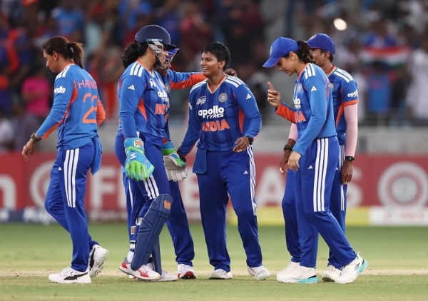 भारत ने श्रीलंका को हराकर आठवीं बार जीता महिला एशिया कप भारत ने श्रीलंका को हराकर आठवीं बार जीता महिला एशिया कप