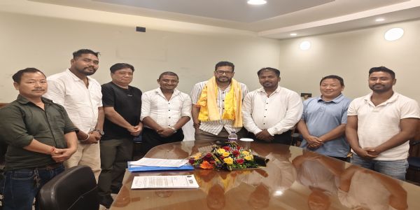 पर्यावरण र पर्यटन विकास सम्बन्धमा मन्त्री डा शंकर घोषसित भेटवार्ता