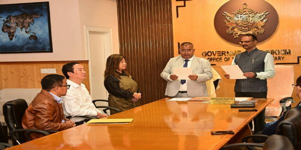 गणेश छेत्रीले सिक्किम राज्य विद्युत् नियामक आयोगको अध्यक्षको शपथ लिए