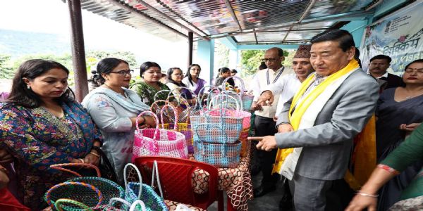 लोवर साम्दोङमा प्रधानमन्त्री विश्वकर्मा स्टल उद्घाटन