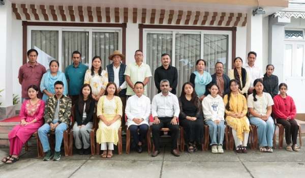 नीट उत्तीर्ण विद्यार्थीहरूसँग मुख्यमन्त्री तामाङ नीट उत्तीर्ण विद्यार्थीहरूसँग मुख्यमन्त्री तामाङ