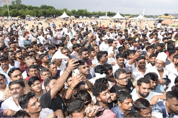तरणेतर मेले में लड्डू मुकाबला तरणेतर मेले में लड्डू मुकाबला
