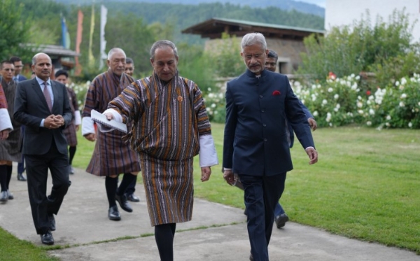भूटान के विदेश मंत्री ल्योंपो डीएन धुंगयेल के साथ बैठक करते विदेश मंत्री एस जयशंकर। भूटान के विदेश मंत्री ल्योंपो डीएन धुंगयेल के साथ बैठक करते विदेश मंत्री एस जयशंकर।