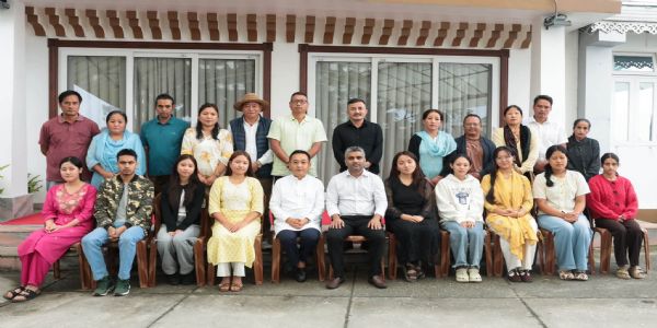 मुख्यमन्त्रीले सरकारी विद्यालयका नीट उत्तीर्ण विद्यार्थीहरूसँग भेट गरे