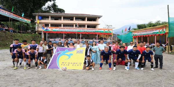 गान्धी जयन्तीको अवसरमा पाचेखानीमा फुटबल प्रतियोगिता शुरु