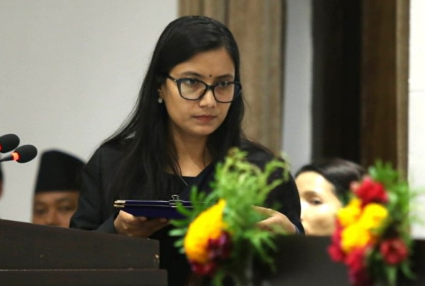 संसद में सम्झौता पेश करती कानून मंत्री साेविता गौतम संसद में सम्झौता पेश करती कानून मंत्री साेविता गौतम