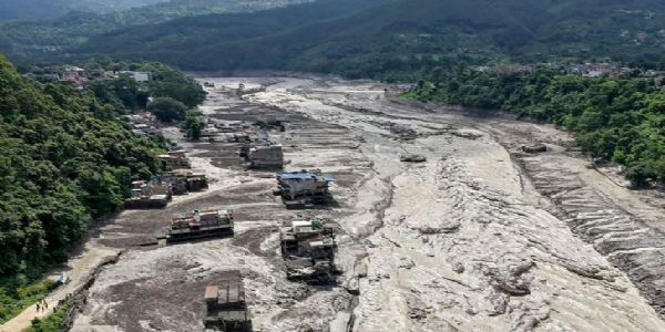 नेपालमा आएको बाढीमा बगेर १९१ सवारीसाधन र ३४४ जना बेपत्ता
