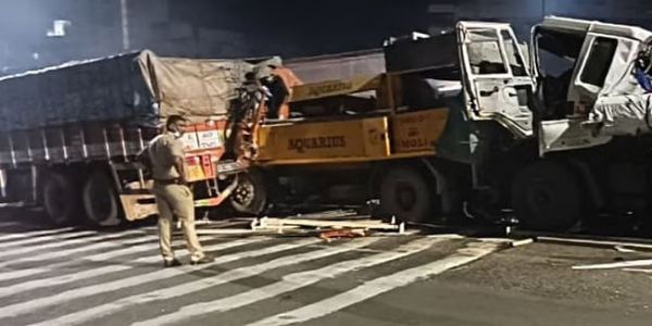 पुणेमा ब्रेक फेल भएपछि कन्टेनरले धेरै सवारीसाधनलाई ठक्कर दिँदा दुई जनाको मृत्यु