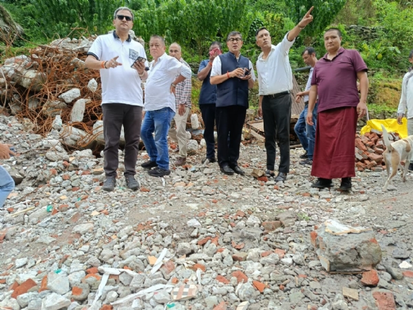 भाजपा उच्चस्तरीय प्रतिनिधिमण्डलद्वारा लोअर कम्बलको प्रभावित क्षेत्रकाे भ्रमण। भाजपा उच्चस्तरीय प्रतिनिधिमण्डलद्वारा लोअर कम्बलको प्रभावित क्षेत्रकाे भ्रमण।