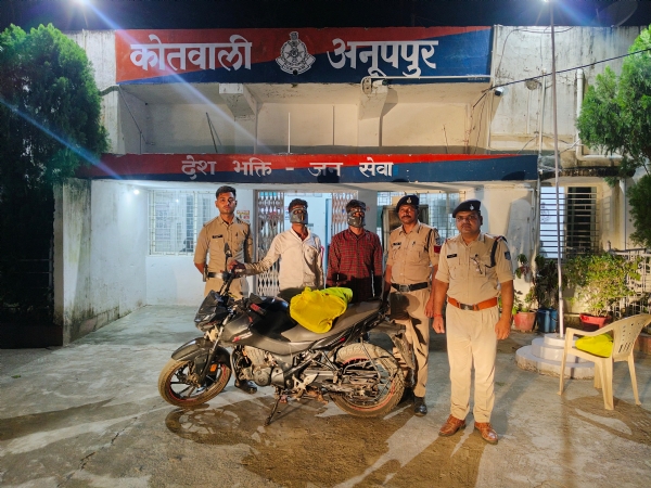 गिरफ्तार तस्कर गिरफ्तार तस्कर