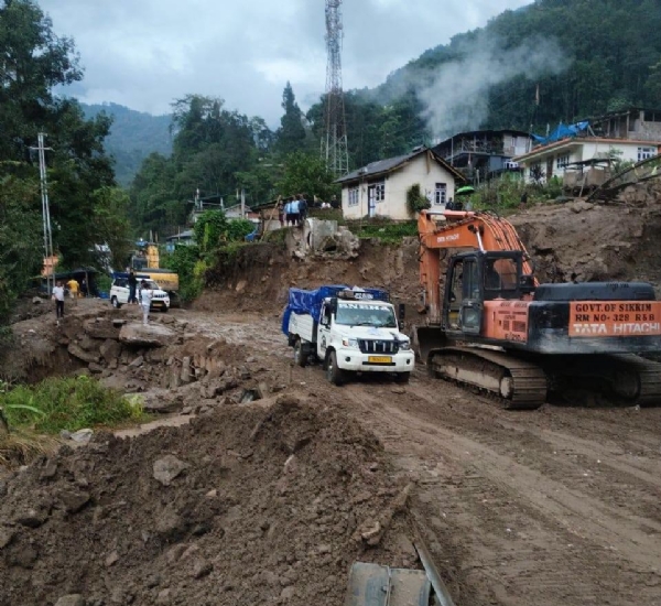 संयुक्त निरीक्षणपछि रिम्बी सडक पुनःस्थापना गरी आवागमनका लागि खोलियो संयुक्त निरीक्षणपछि रिम्बी सडक पुनःस्थापना गरी आवागमनका लागि खोलियो