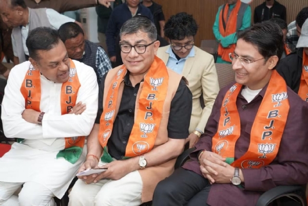 प्रदेश भाजपा अध्यक्ष डीआर थापा, सम्बित पात्रा र राजु बिष्ट। प्रदेश भाजपा अध्यक्ष डीआर थापा, सम्बित पात्रा र राजु बिष्ट।
