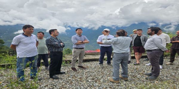 अप्पर सामदोङमा आवासीय घरमा क्षति पुगेको गुनासोपछि गान्तोक जिल्ला प्रशासनको अगुवाईमा संयुक्त निरीक्षण