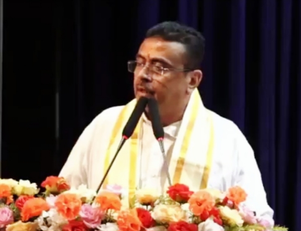सभ को संबोधित करते सीएम सभ को संबोधित करते सीएम