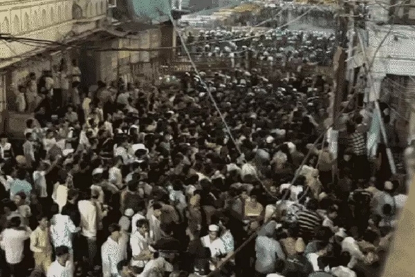 उज्जैन में शाही-मस्जिद हटाने को लेकर बवाल