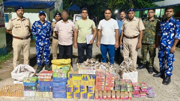 पुलिस अभियान में 350 किलो आतिशबाजी जब्त