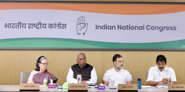 एसआईआरलाई लिएर कांग्रेस कार्यसमितिको आपत्ति, मुख्य निर्वाचन आयुक्तको राजीनामा र प्रक्रिया रोक्न माग