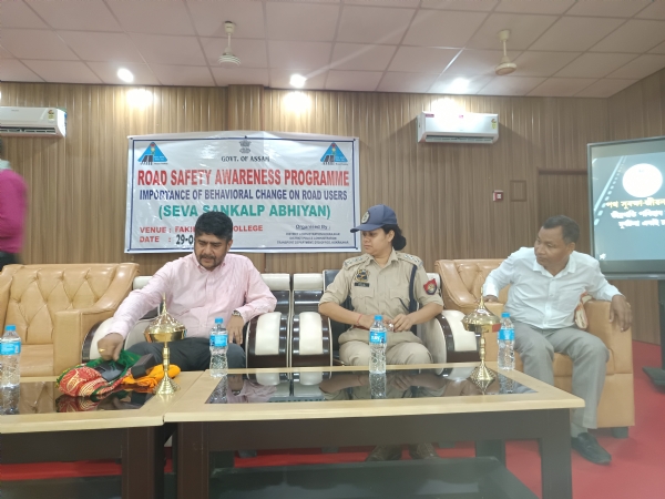 फकीराग्राम कॉलेज में ‘सेवा संकल्प अभियान’ के तहत सड़क सुरक्षा जागरूकता सभा