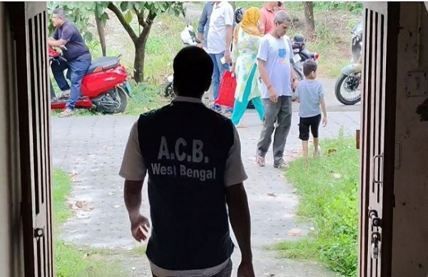 पश्चिम बंगाल पुलिस की एंटी-करप्शन ब्रांच (एसीबी) पश्चिम बंगाल पुलिस की एंटी-करप्शन ब्रांच (एसीबी)