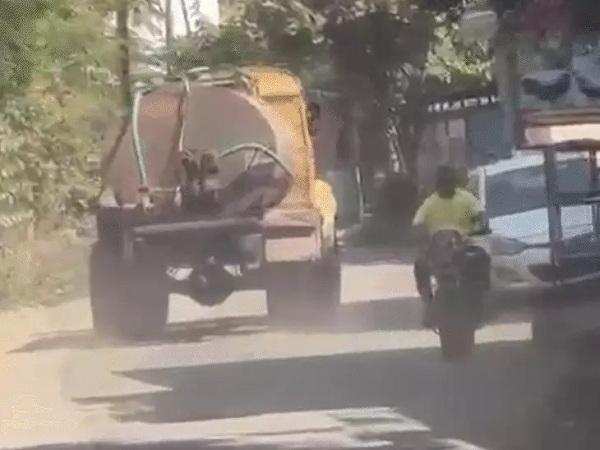टक्कर के बाद भागने लगा चालक