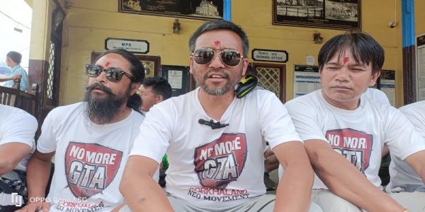 गोर्खाल्याण्ड नौलो संघर्ष समितिको पदयात्रा खरसाङमा