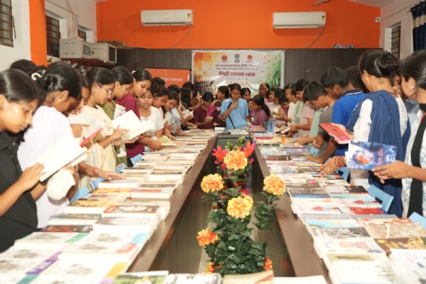 जवाहर नवोदय विद्यालय, चिरांग में सृजनात्मक हिन्दी लेखन कार्यशाला एवं हिन्दी पुस्तक प्रदर्शनी।