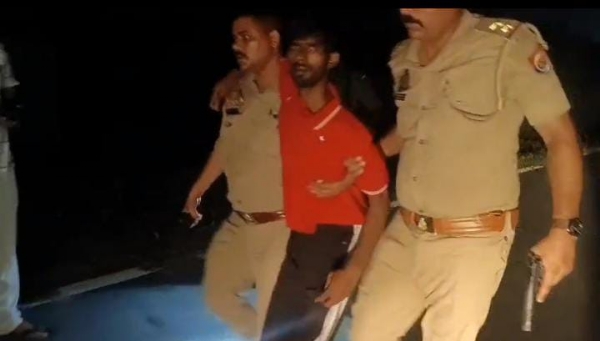 प्रयागराज: मुठभेड़ में घायल आरोपित की फोटो प्रयागराज: मुठभेड़ में घायल आरोपित की फोटो