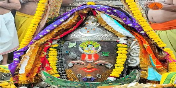 जन्माष्टमीमा बाबा महाकाललाई श्रीकृष्णको रूपमा, ज्योतिर्लिंगलाई वैष्णव तिलकको रूपमा सजाइयो