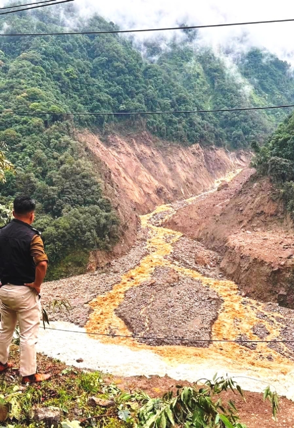 उत्तर सिक्किमको चुङथाङ क्षेत्रमा पैह्रोपछि टिस्टा नदीको बहाव आंशिक रूपमा प्रभावित उत्तर सिक्किमको चुङथाङ क्षेत्रमा पैह्रोपछि टिस्टा नदीको बहाव आंशिक रूपमा प्रभावित
