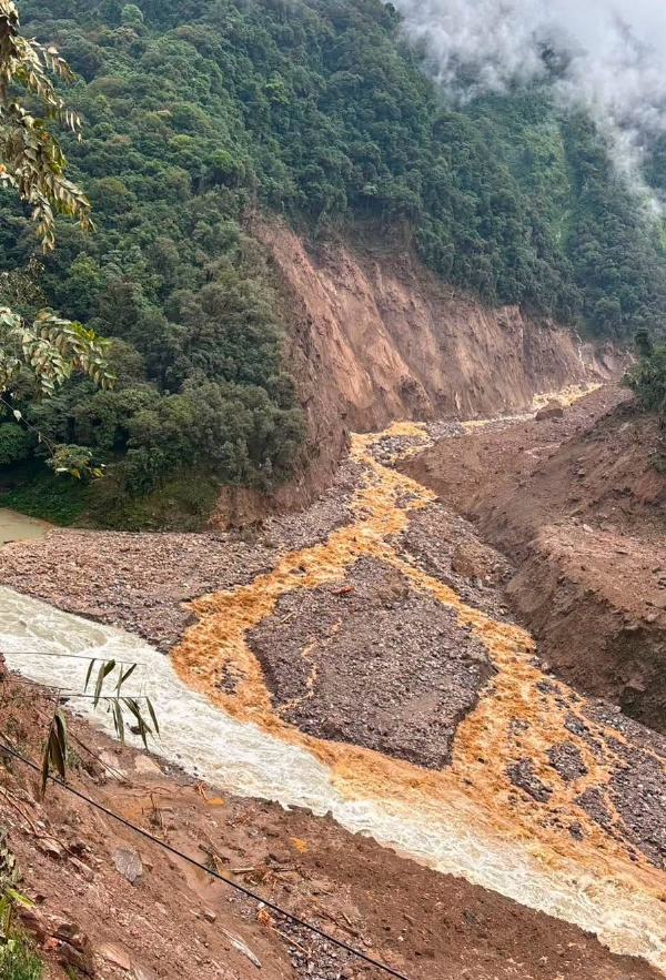 उत्तर सिक्किमको चुङथाङ क्षेत्रमा पैह्रोपछि टिस्टा नदीको बहाव आंशिक रूपमा प्रभावित उत्तर सिक्किमको चुङथाङ क्षेत्रमा पैह्रोपछि टिस्टा नदीको बहाव आंशिक रूपमा प्रभावित