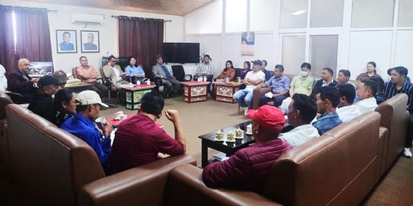 मतदाता नामावलीको एसआईआरबारे राजनीतिक दलहरूसँग साप्ताहिक समीक्षा बैठक