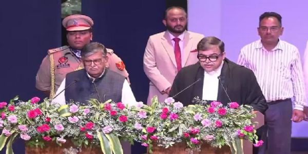 न्यायाधीश अश्विनी कुमार मिश्राले पञ्जाब र हरियाणा उच्च न्यायालयको मुख्य न्यायाधीशको पदभार ग्रहण गरे