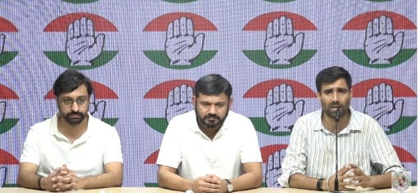 नई दिल्ली में कांग्रेस मुख्याल में पत्रकार वार्ता के दौरान कन्हैया कुमार और विनोद जाखड़। नई दिल्ली में कांग्रेस मुख्याल में पत्रकार वार्ता के दौरान कन्हैया कुमार और विनोद जाखड़।
