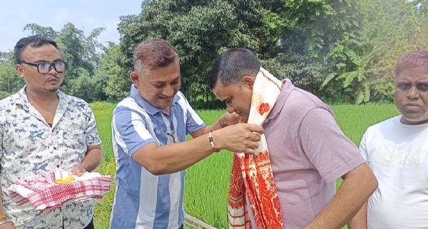बड़ो भदेयागुड़ी एवं चेंगमारी-काशीपारा में आरसीसी कलवर्ट निर्माण का शिलान्यास।