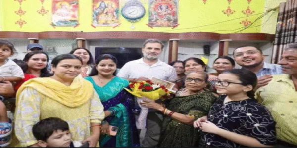 राहुल गान्धीले रायबरेलीमा जनता दरबार गरे, जनताको समस्या सुने